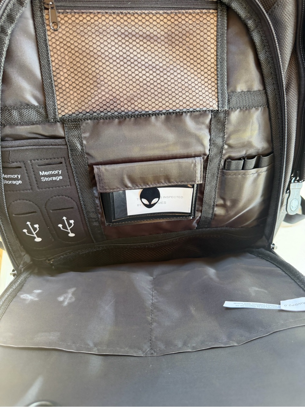 Alienware Black Hard-Shell Front Laptop Backpack - Picture 5 of 8